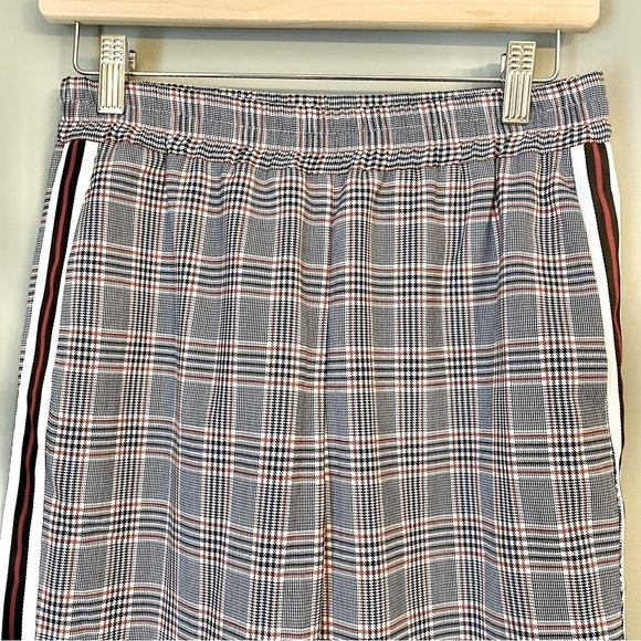 Hollister Mid-Rise Plaid Side Striped Trousers - Picture 2 of 8